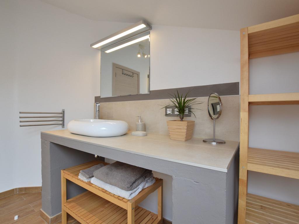 Modern Holiday Home In Bastogne With Fenced Garden Экстерьер фото